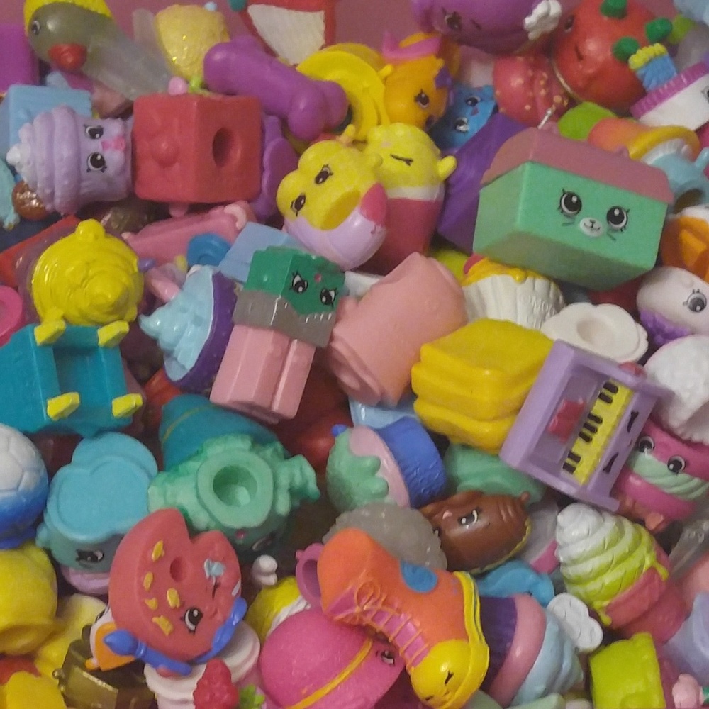 SHOPKINS (15 pieces)